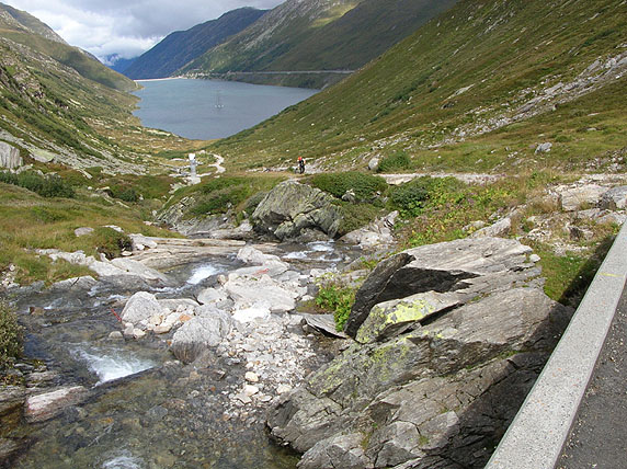 Stausee am Lucomagno-Pass